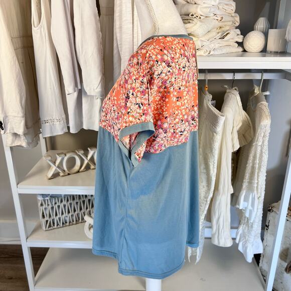 Grace & Emma sz. medium Floral Tee soft girl, floral, casual, every day  2666 - Picture 3 of 8